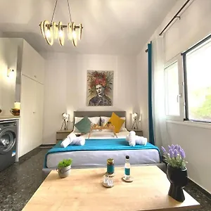  Apartment Artzy Petit Close To The Center